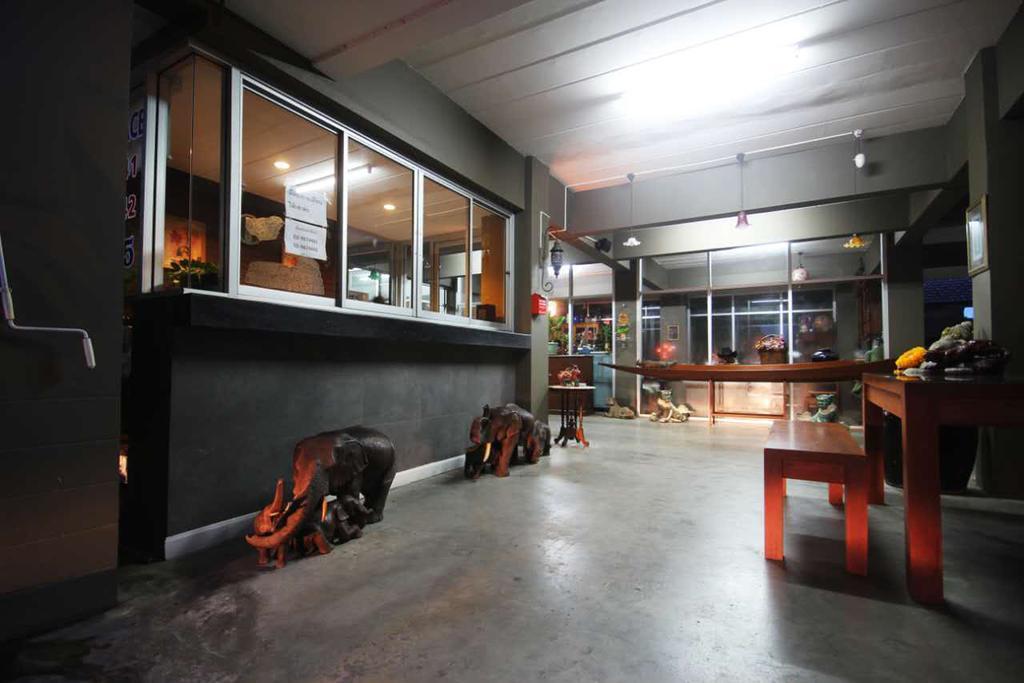 Namnon Place Nonthaburi Luaran gambar